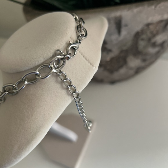 Crystal Beaded Necklace - Picture 3 of 3